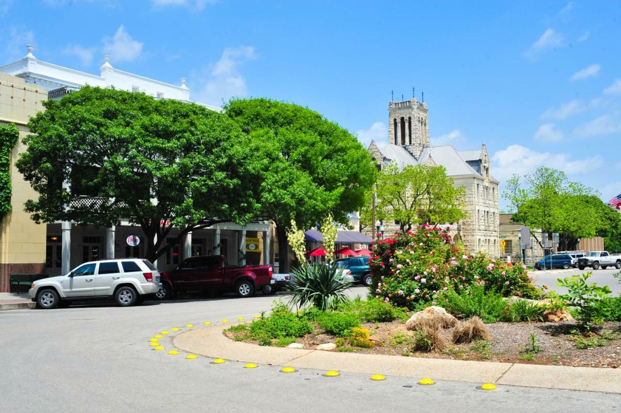 Schmitz Bed & Breakfast New Braunfels Bagian luar foto